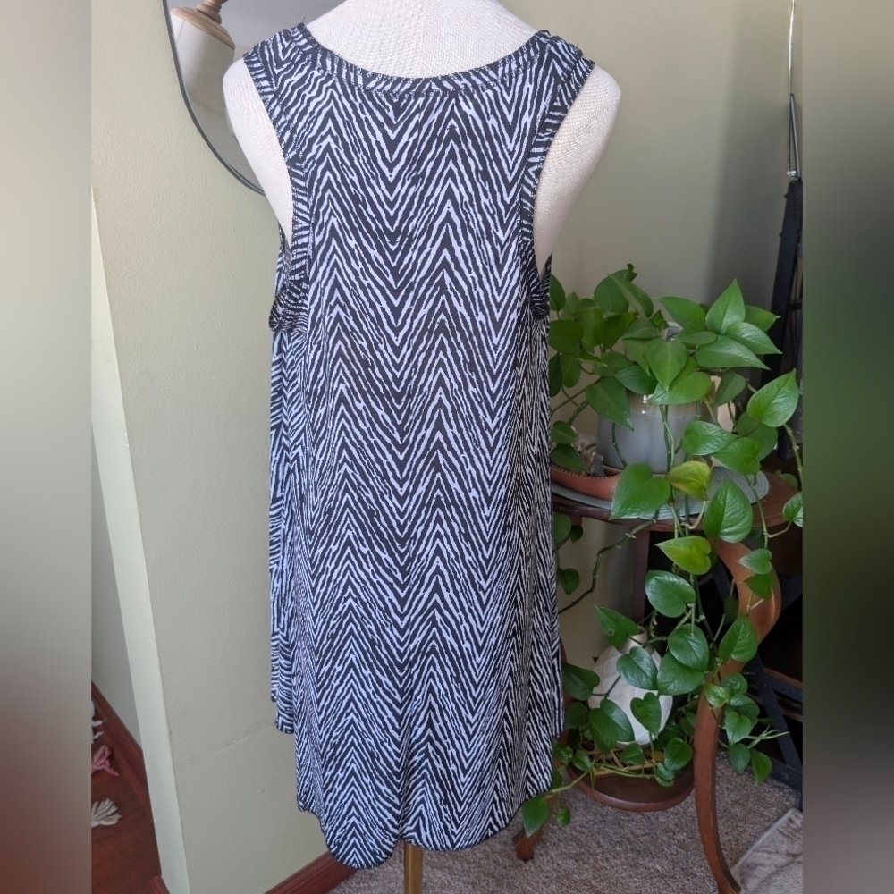 Isabella Rodriguez Women's Size 2x Black & White Zebra Tunic Tank Dress - Picture 4 of 8